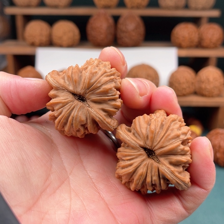 文玩核桃把件42平谷四座楼