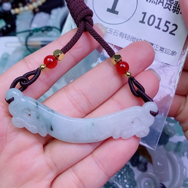 翡翠未镶嵌颈饰吊坠