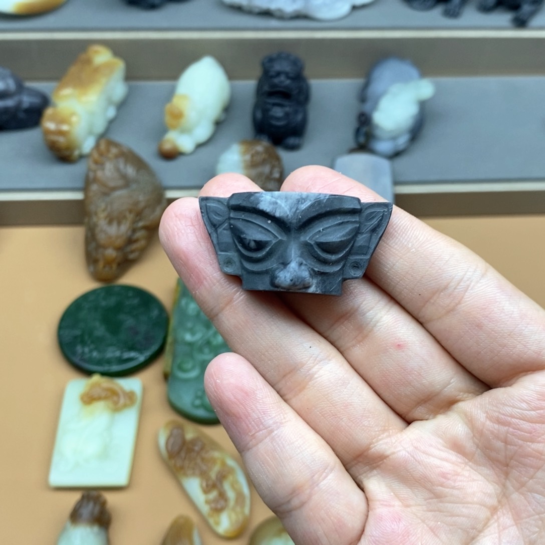 和田玉未镶嵌挂件