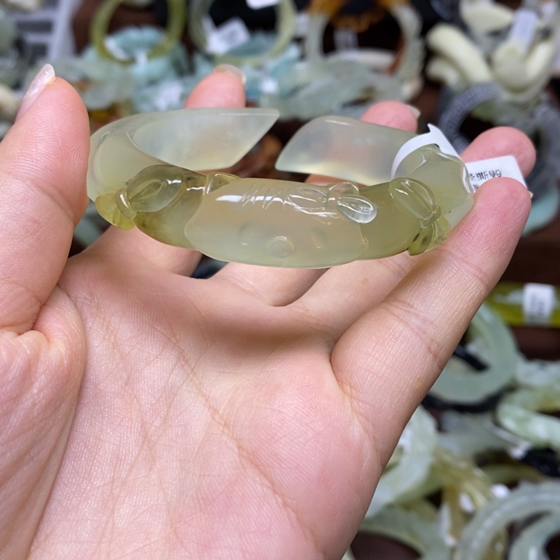 未镶嵌蛇纹石玉手镯