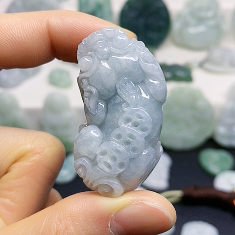 翡翠颈饰未镶嵌吊坠