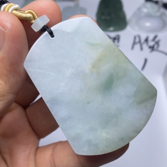 翡翠未镶嵌颈饰翡