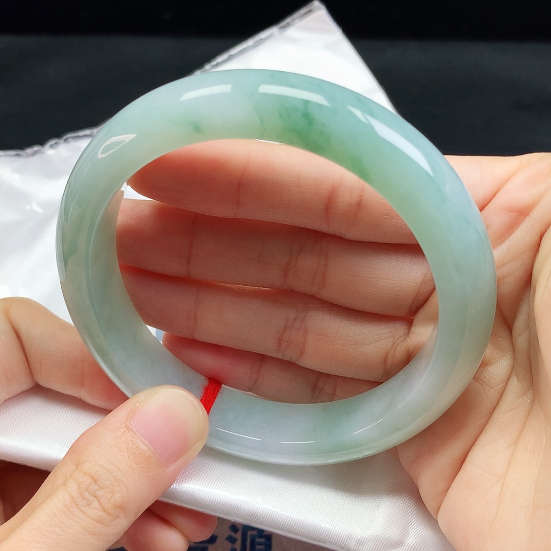 未镶嵌手镯翡翠?****?60.8圈口飘绿花145