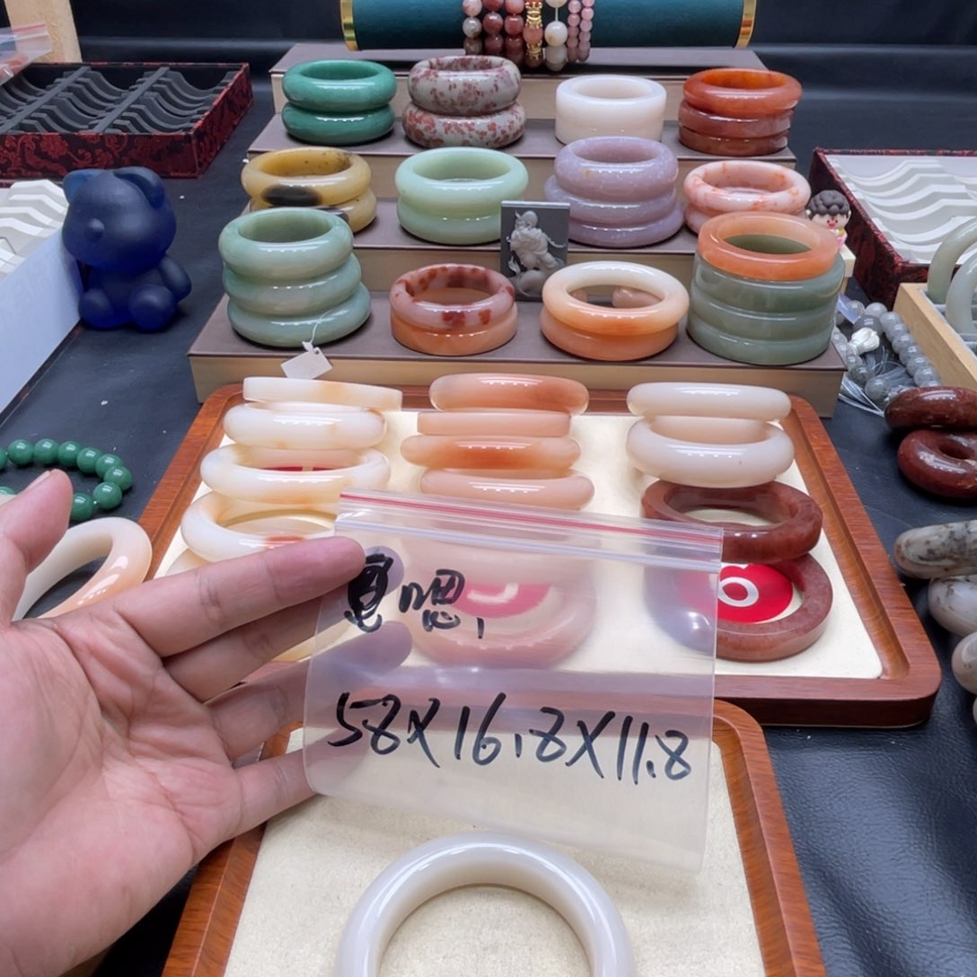 石英质玉手镯未镶嵌@*