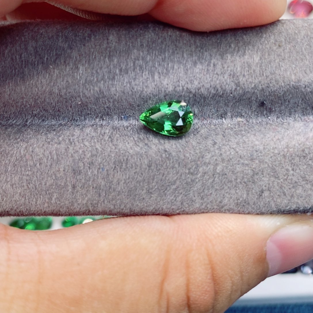 碧玺裸石未镶嵌铬碧玺1.2克拉