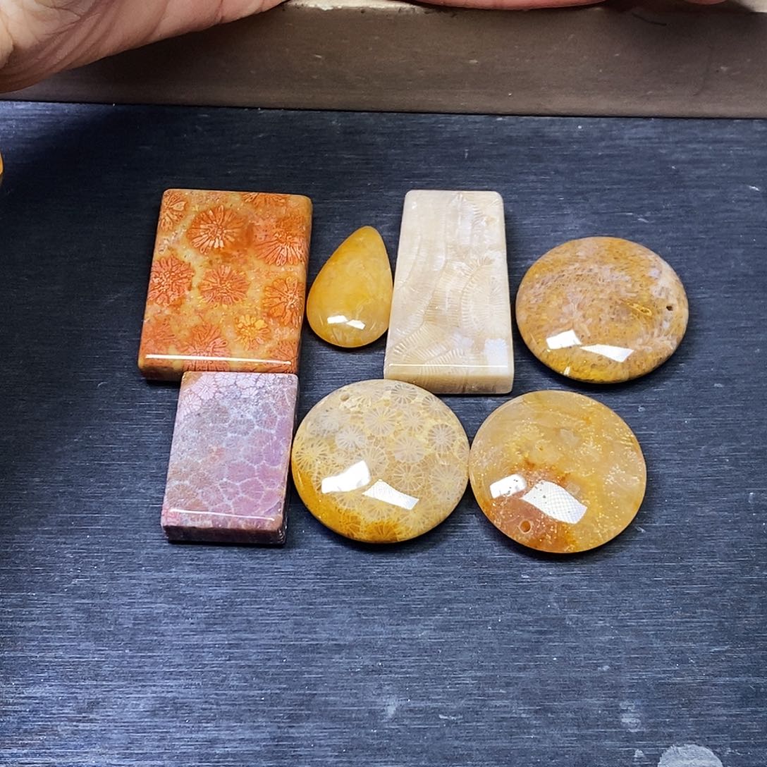 h****硅化玉合金颈饰吊坠