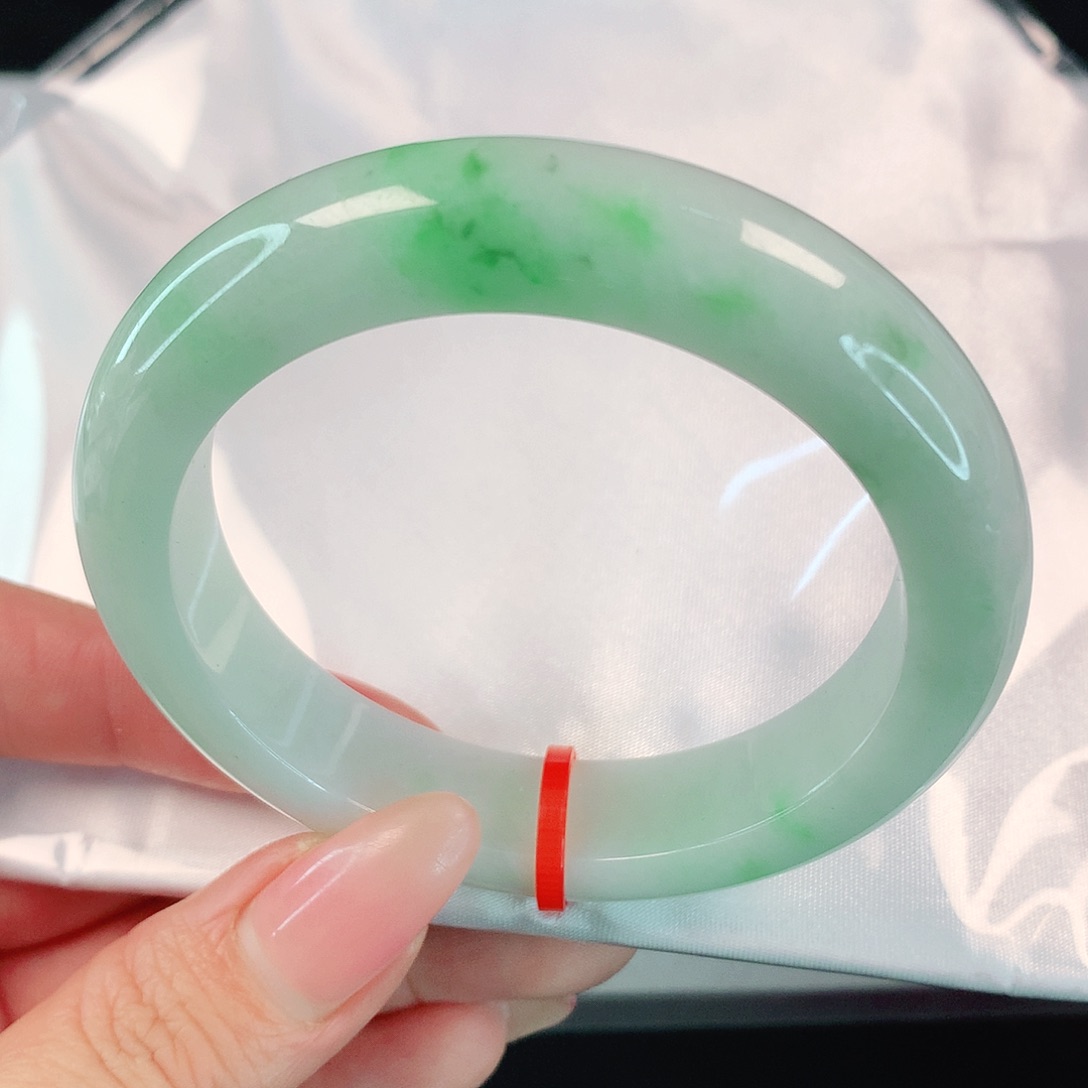 翡翠手镯未镶嵌53.4圈口