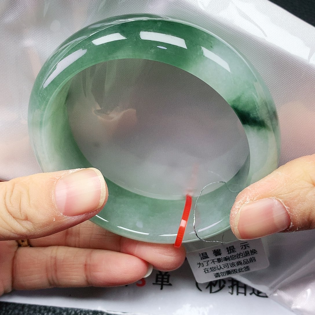 翡翠手镯未镶嵌58轮胎
