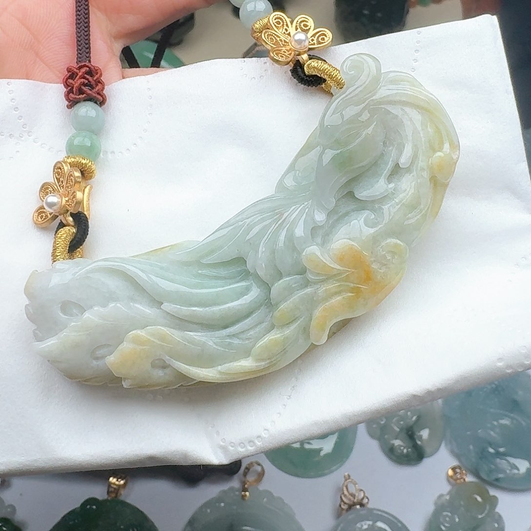 翡翠颈饰未镶嵌翡翠