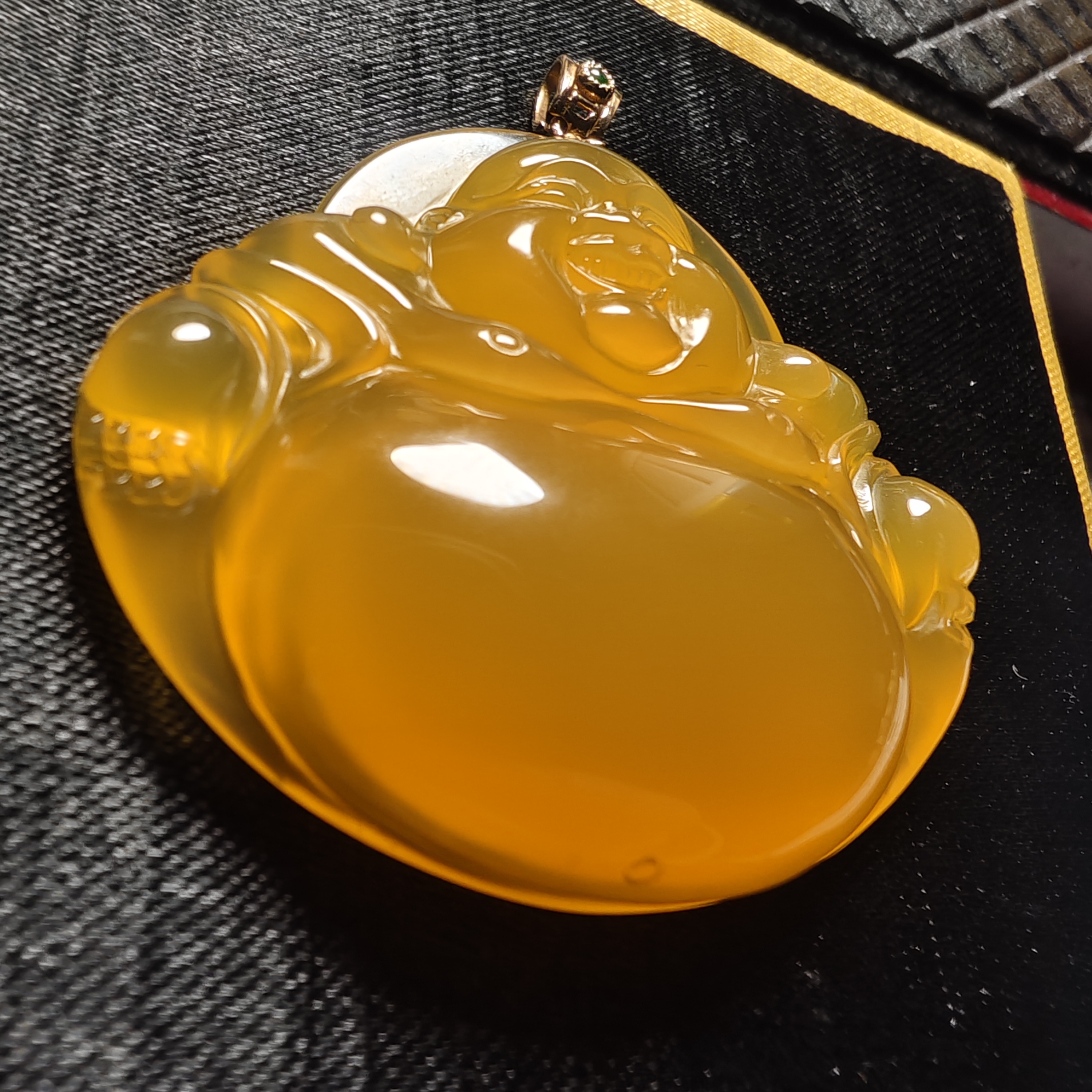 云南龙陵黄龙玉18k金镶嵌佛公