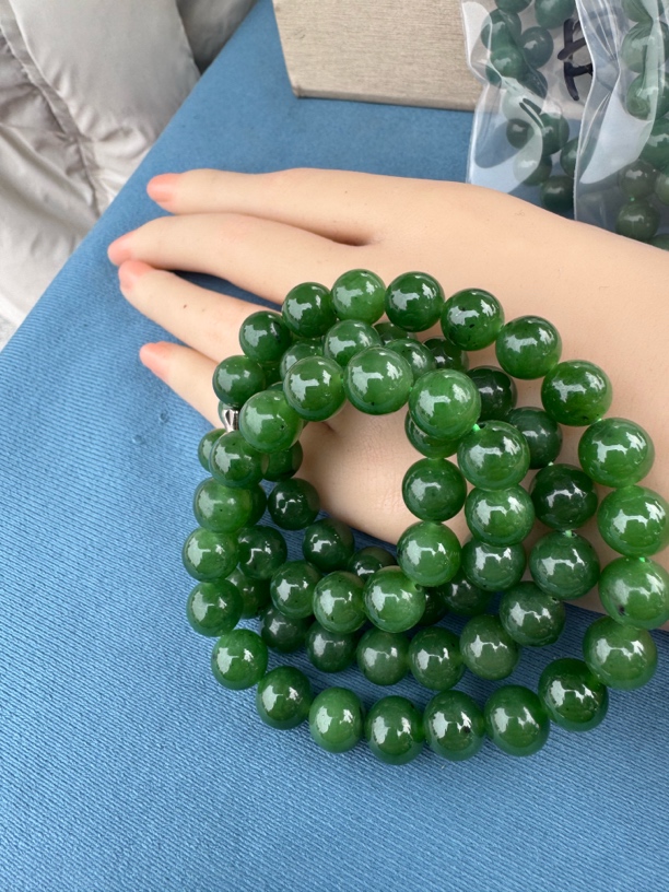 和田玉碧玉微黑点妈妈链