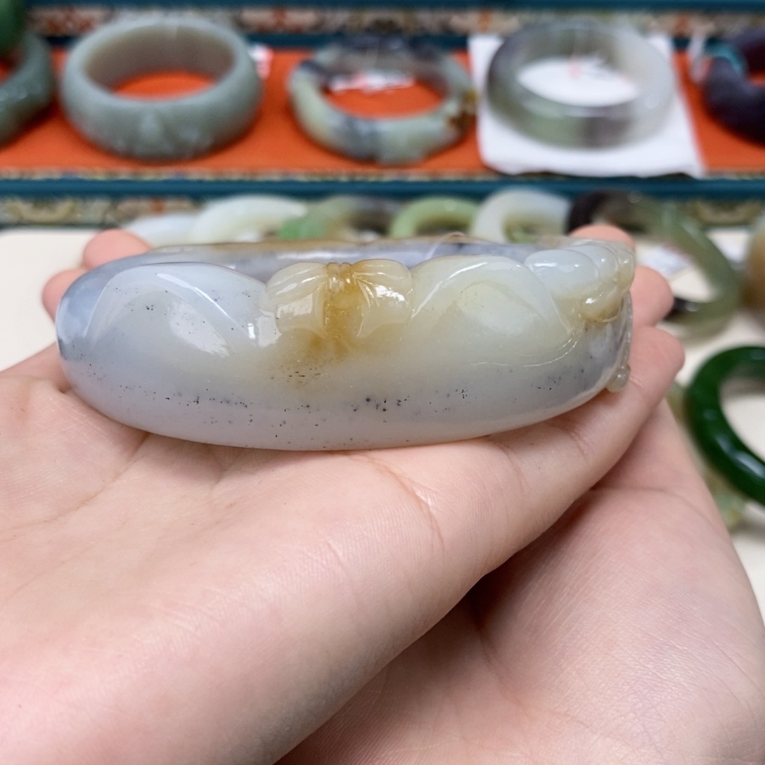 见***画和田玉未镶嵌手镯