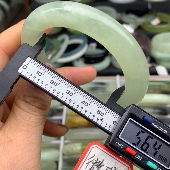 蛇纹石玉未镶嵌手镯562