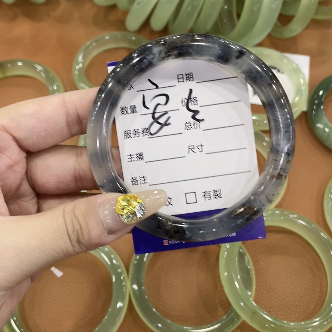 安****蛇纹石玉未镶嵌手镯