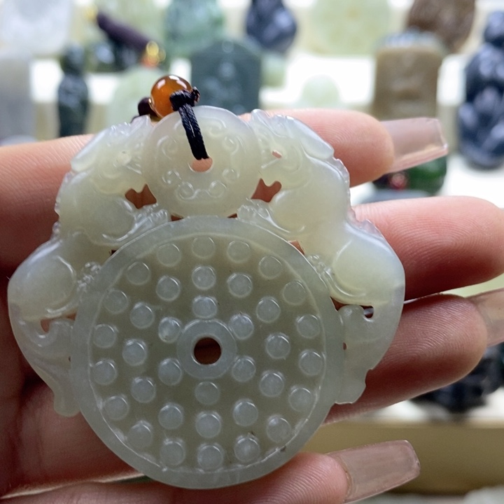 和田玉颈饰未镶嵌