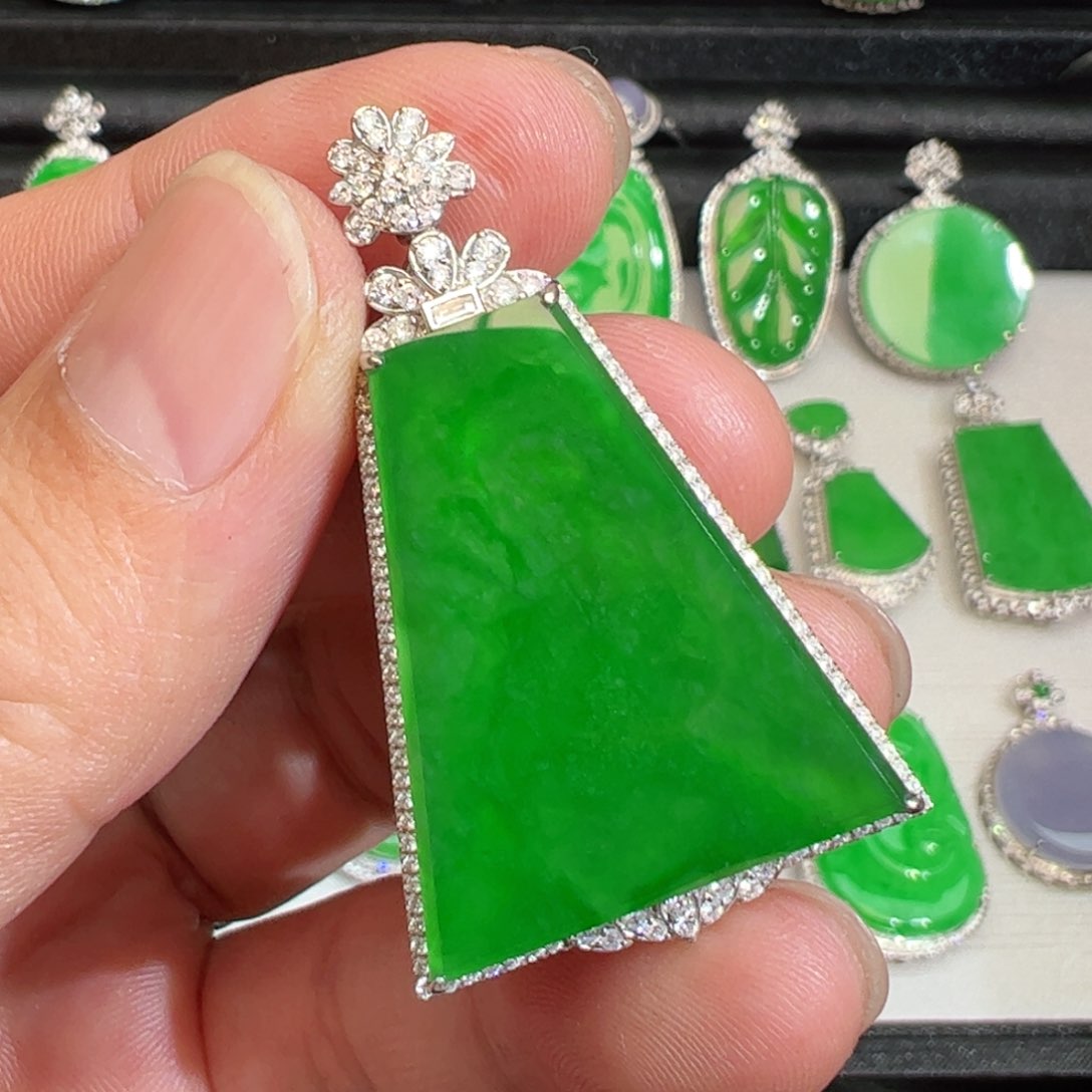 翡翠18K金镶嵌吊坠(不含链)