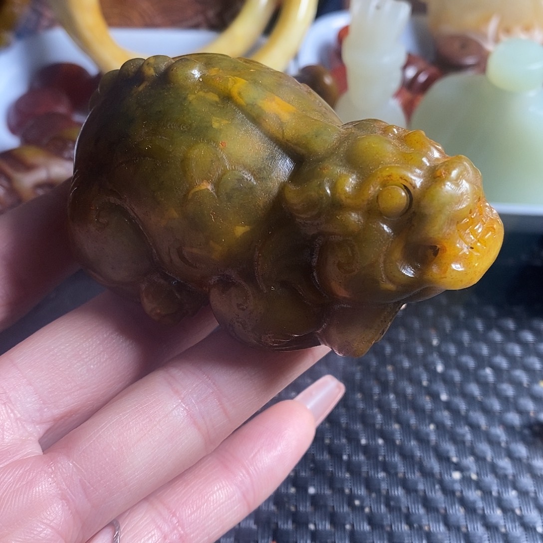 岫玉未镶嵌珠宝奇石