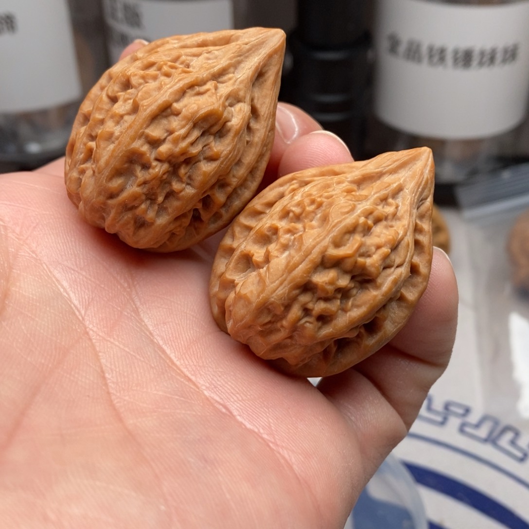 核桃把件三二鸭嘴兽