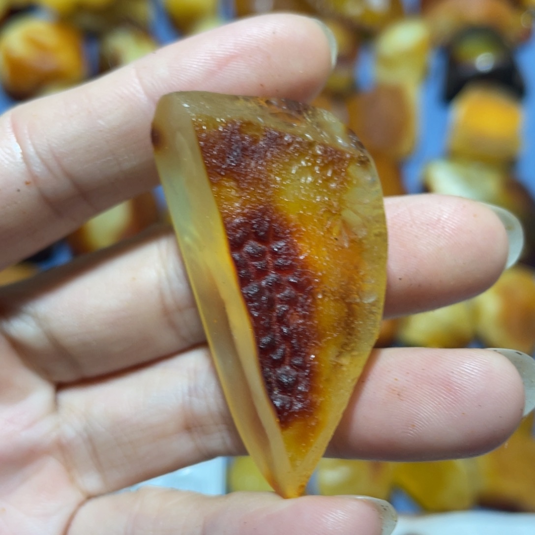 定制蜜蜡未镶嵌勾玉