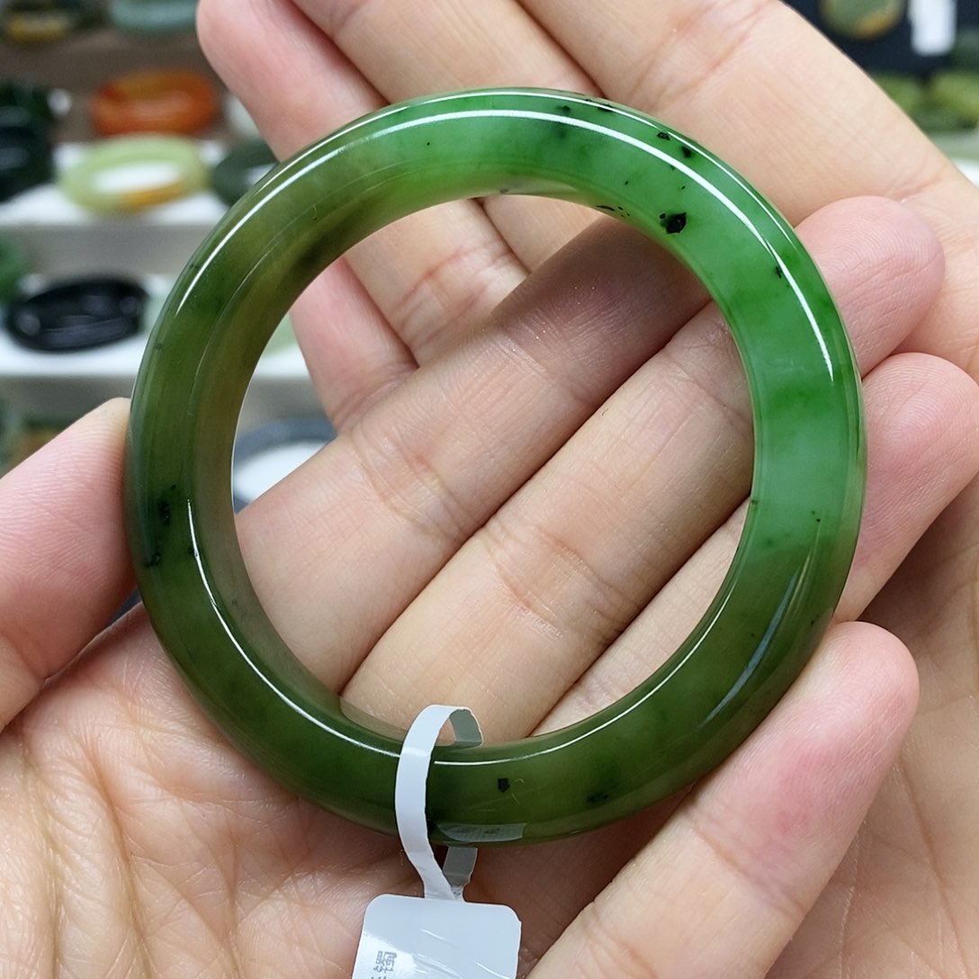 【闪购商品】未镶嵌手镯和田玉（碧玉）