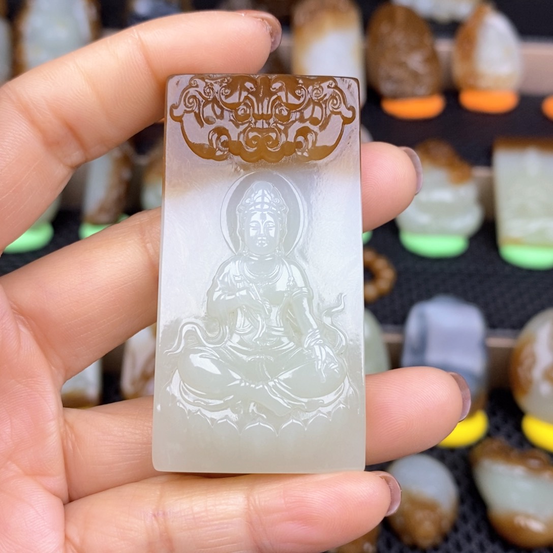 和田玉颈饰未镶嵌龍**人