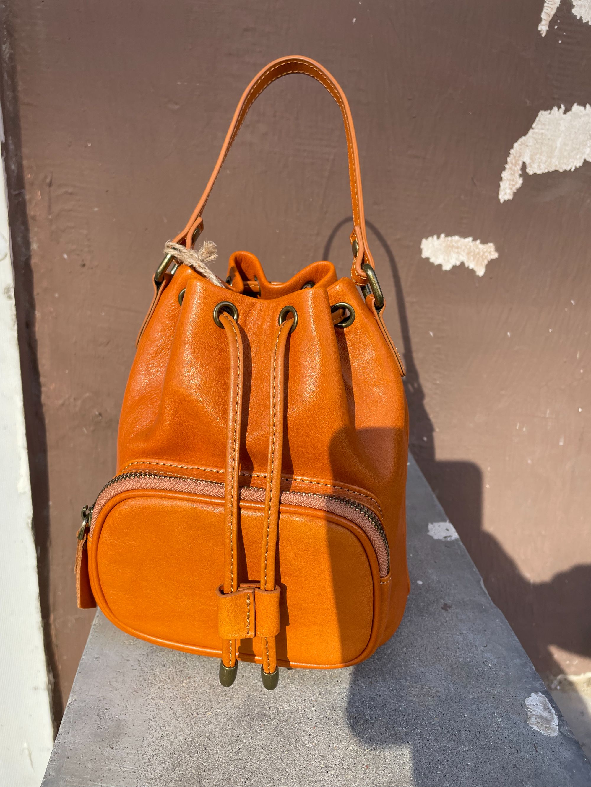 头层牛皮个性新款休闲四季通用手提包尺寸高20底16