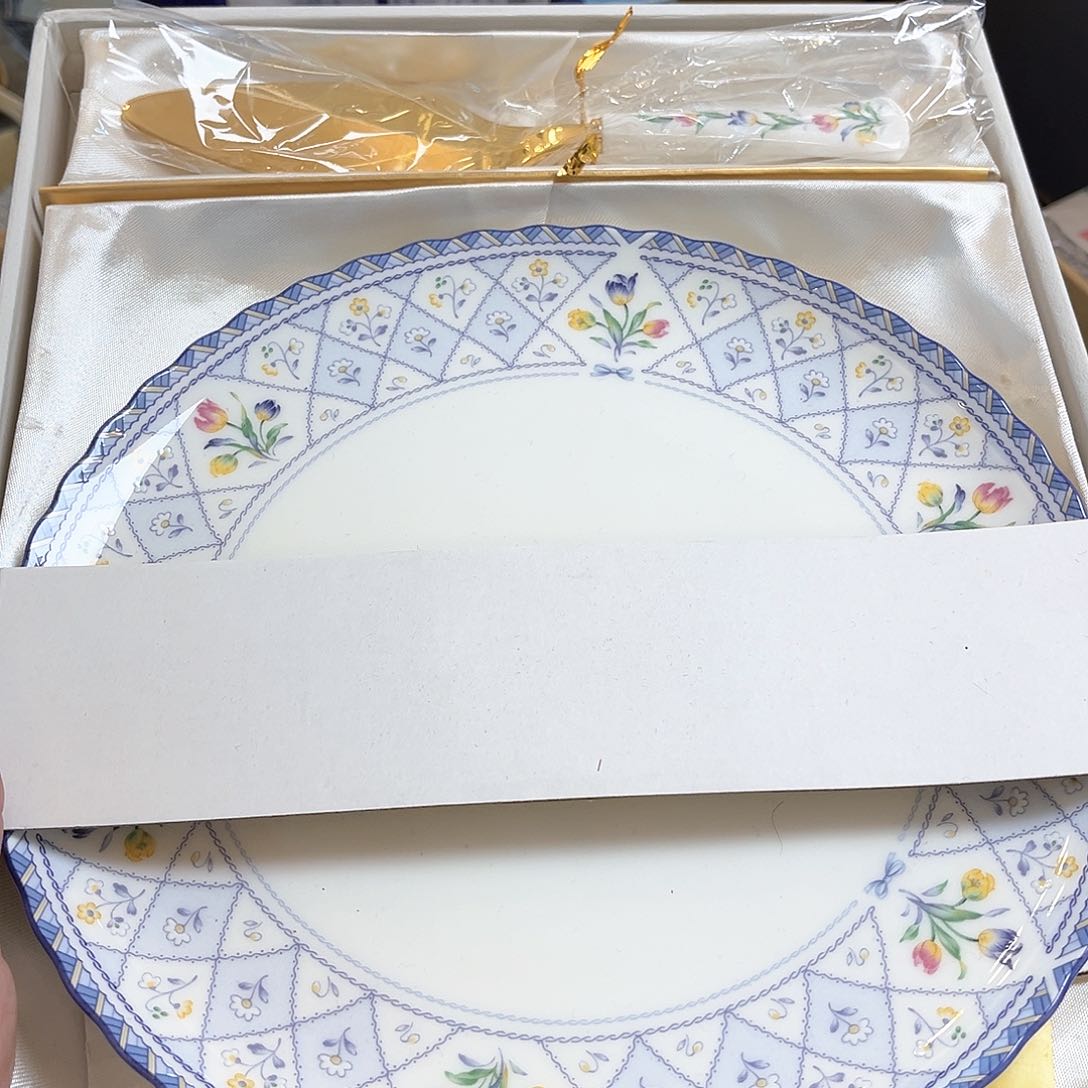 盖碗在家里面了我给你们做饭啊吃东西呢