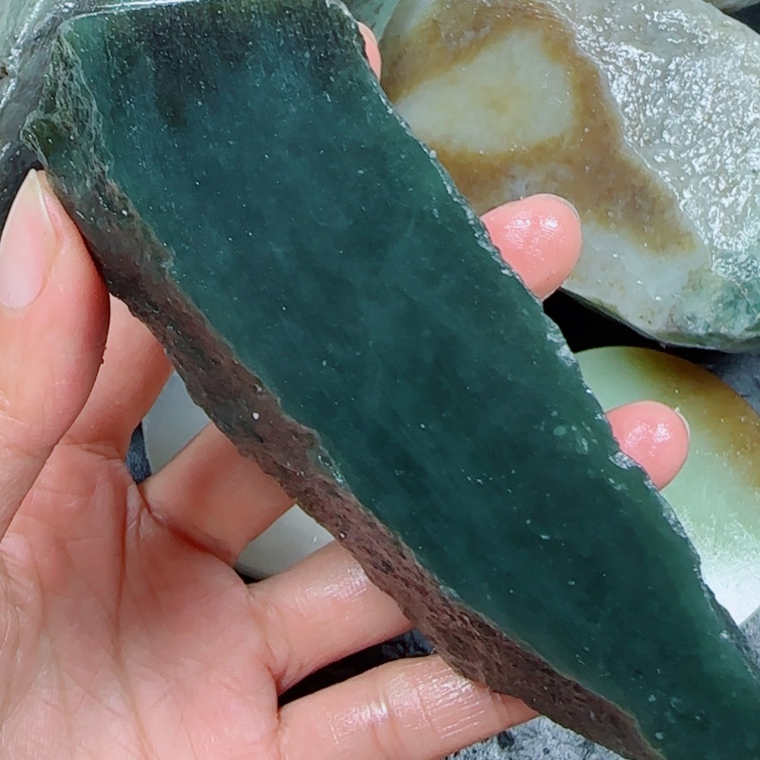 和田玉未镶嵌珠宝半成品