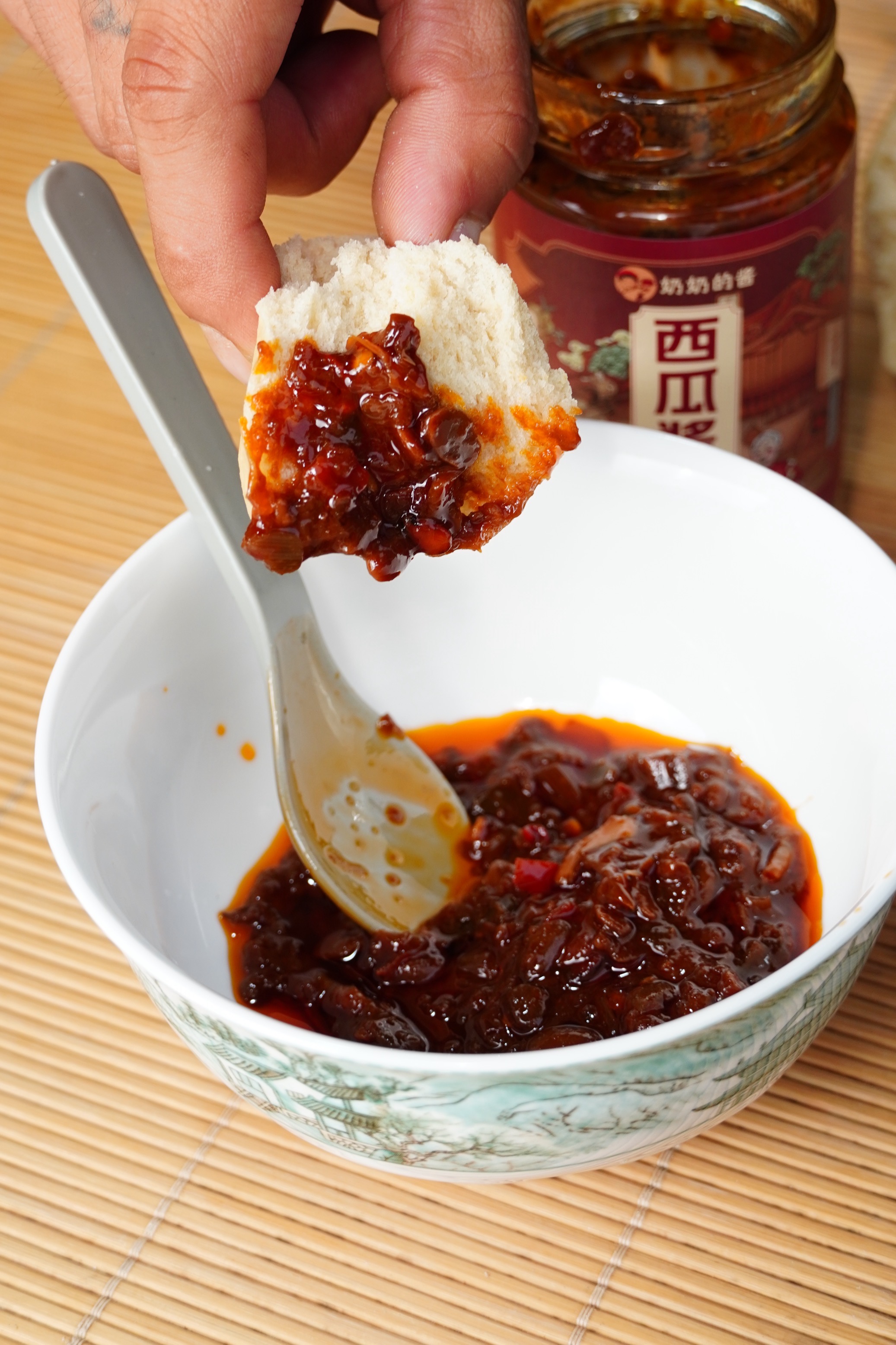 河南特产一瓶西瓜酱和十二个馒头经典搭配组合