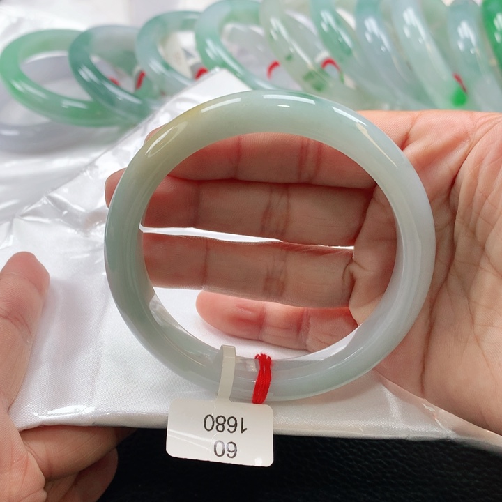 翡翠手镯未镶嵌60616061