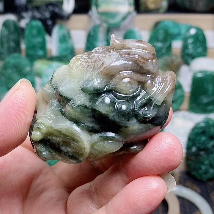 未镶嵌独山玉颈饰