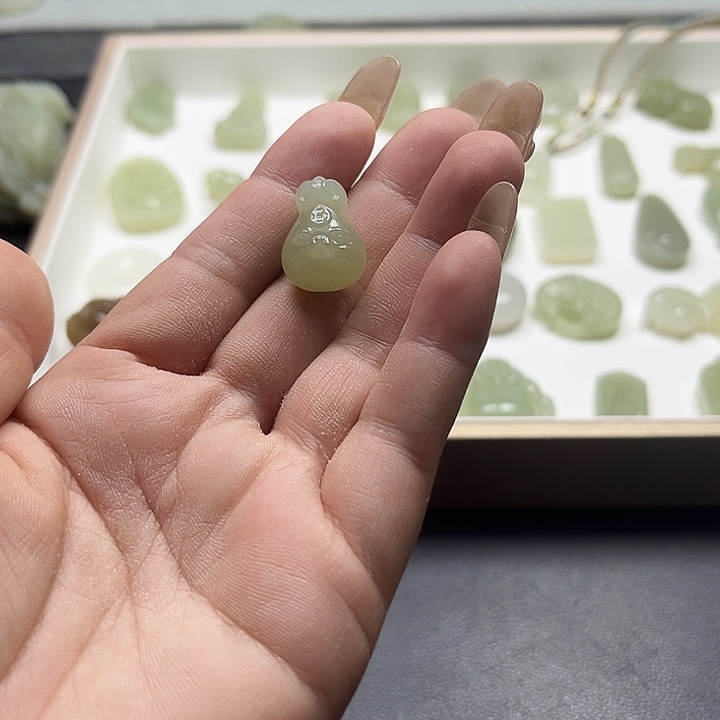 颈饰未镶嵌和田玉