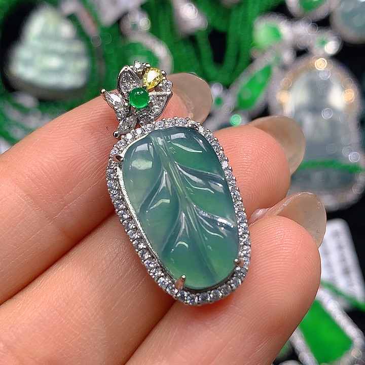 翡翠颈饰未镶嵌翡翠