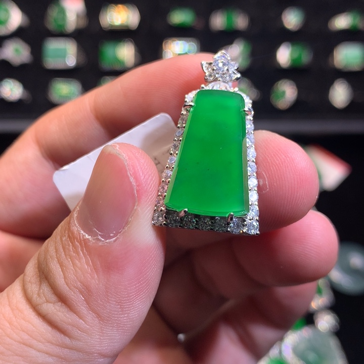【闪购商品】翡翠颈饰银S925镶嵌无事牌
