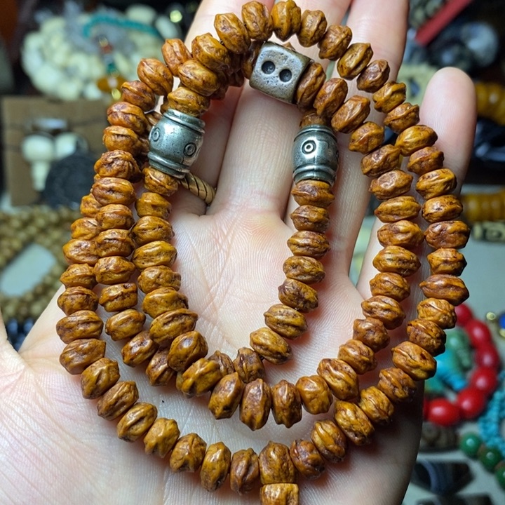 大叶紫檀（黑酸枝木类）