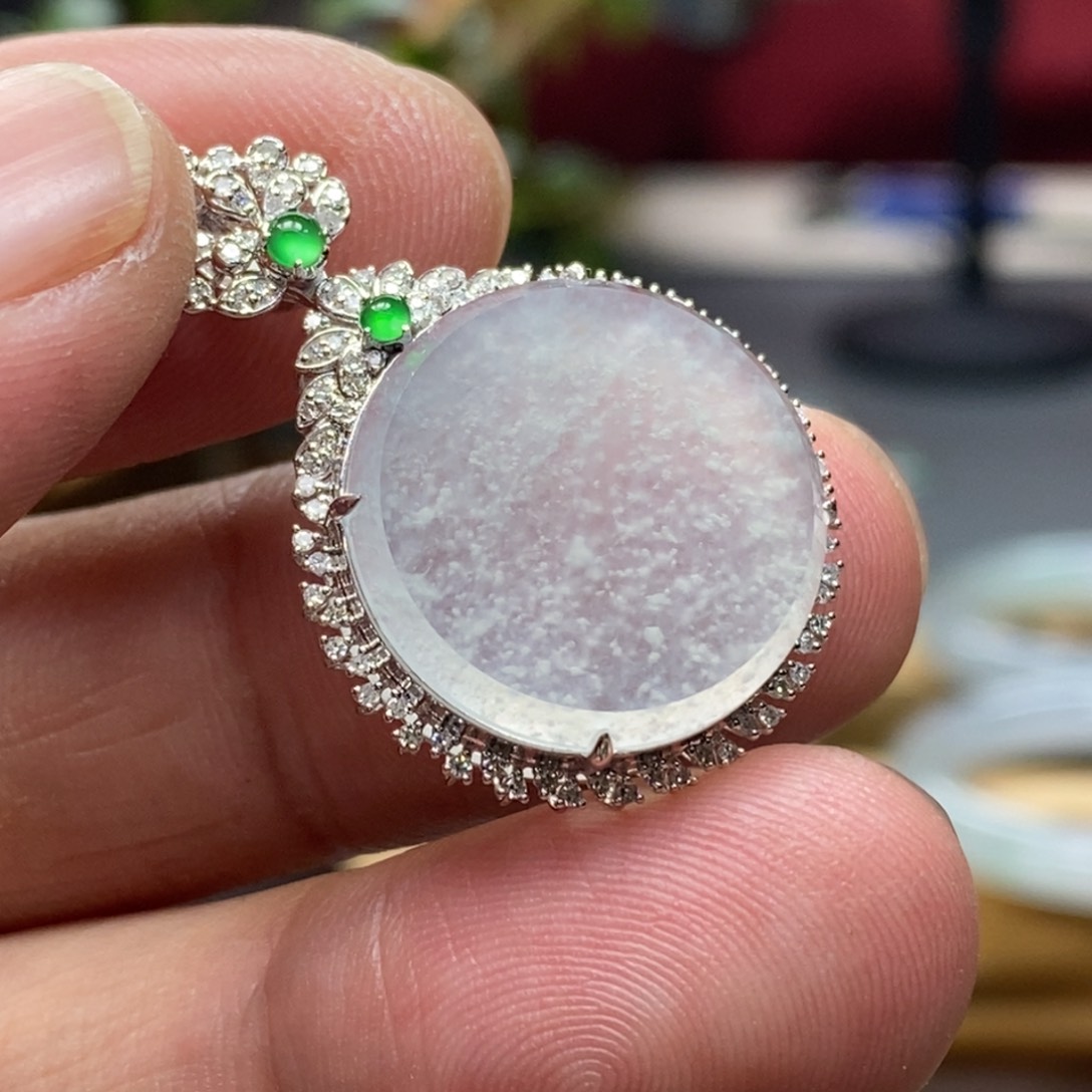 翡翠颈饰18K金镶嵌挂件