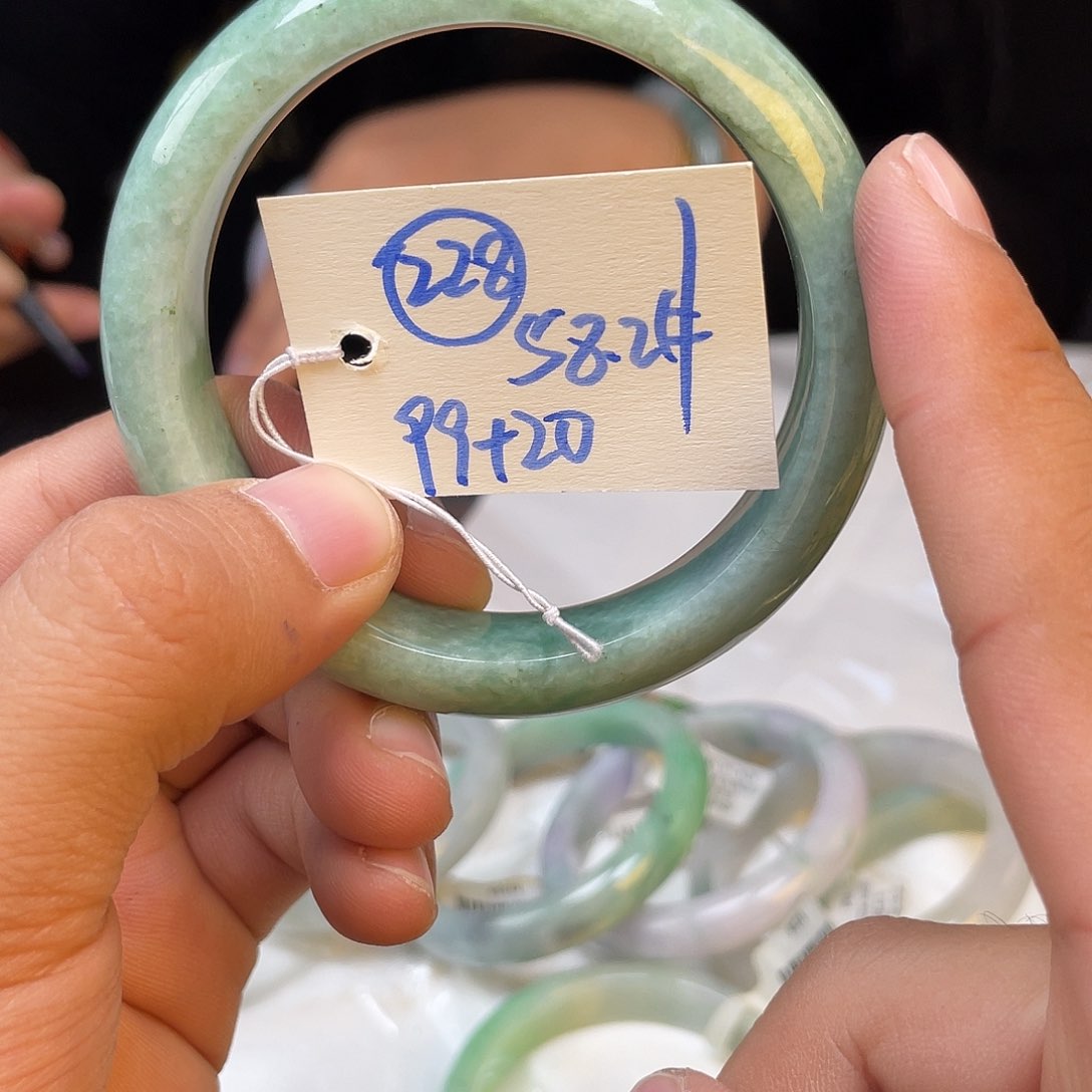 未镶嵌手镯翡翠228