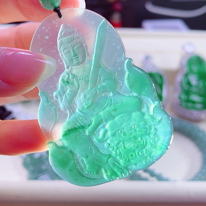 翡翠颈饰未镶嵌天然