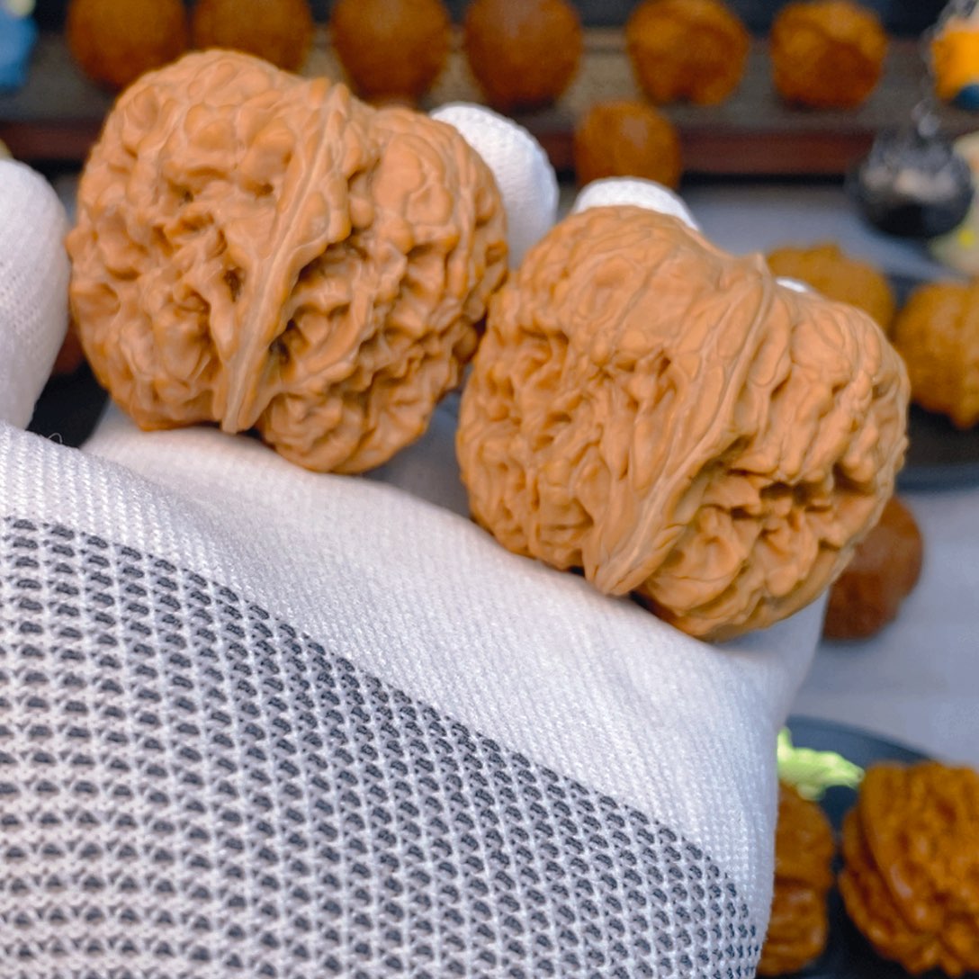 文玩核桃吊坠天花板级 麒麟纹闷墩