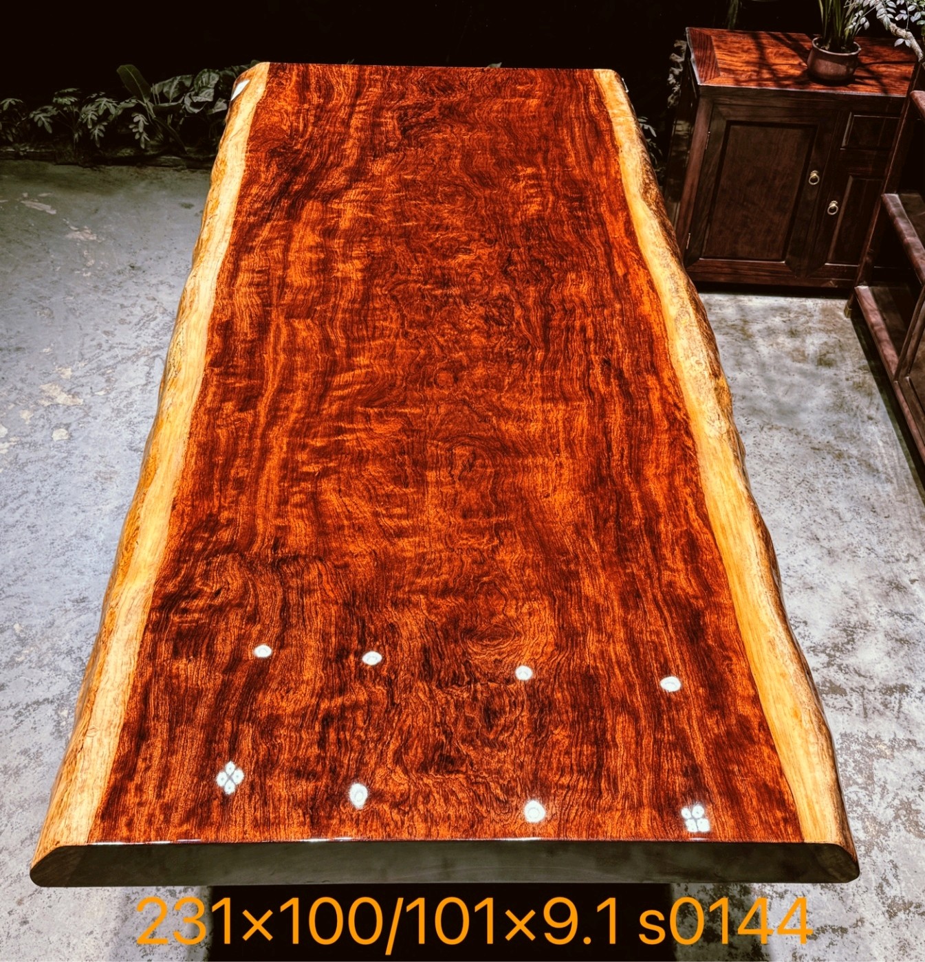 巴花大板巴花s0144倒盖自然边 231*101*9.1精品黑线花纹