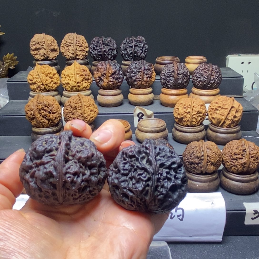 文玩核桃吊坠七彩龙云47