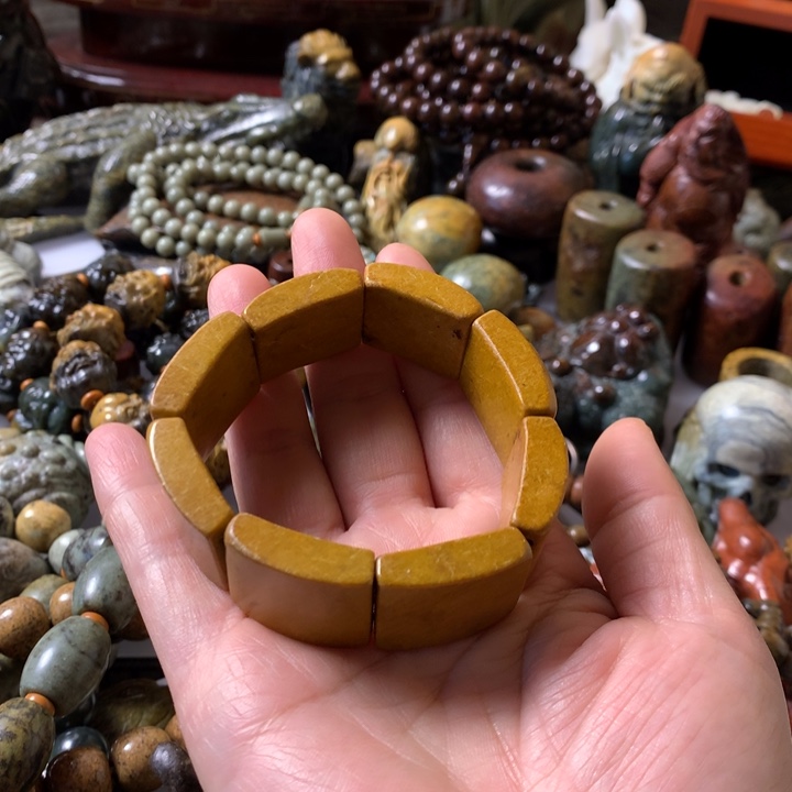 手链未镶嵌岫岩河磨玉（透闪石质玉）