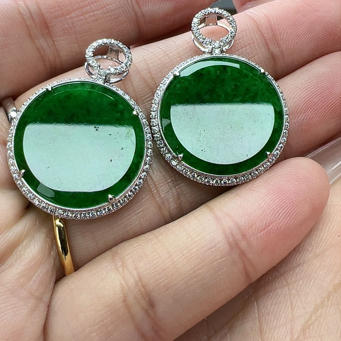 翡翠耳饰18K金镶嵌简**了天然缅甸A货翡翠