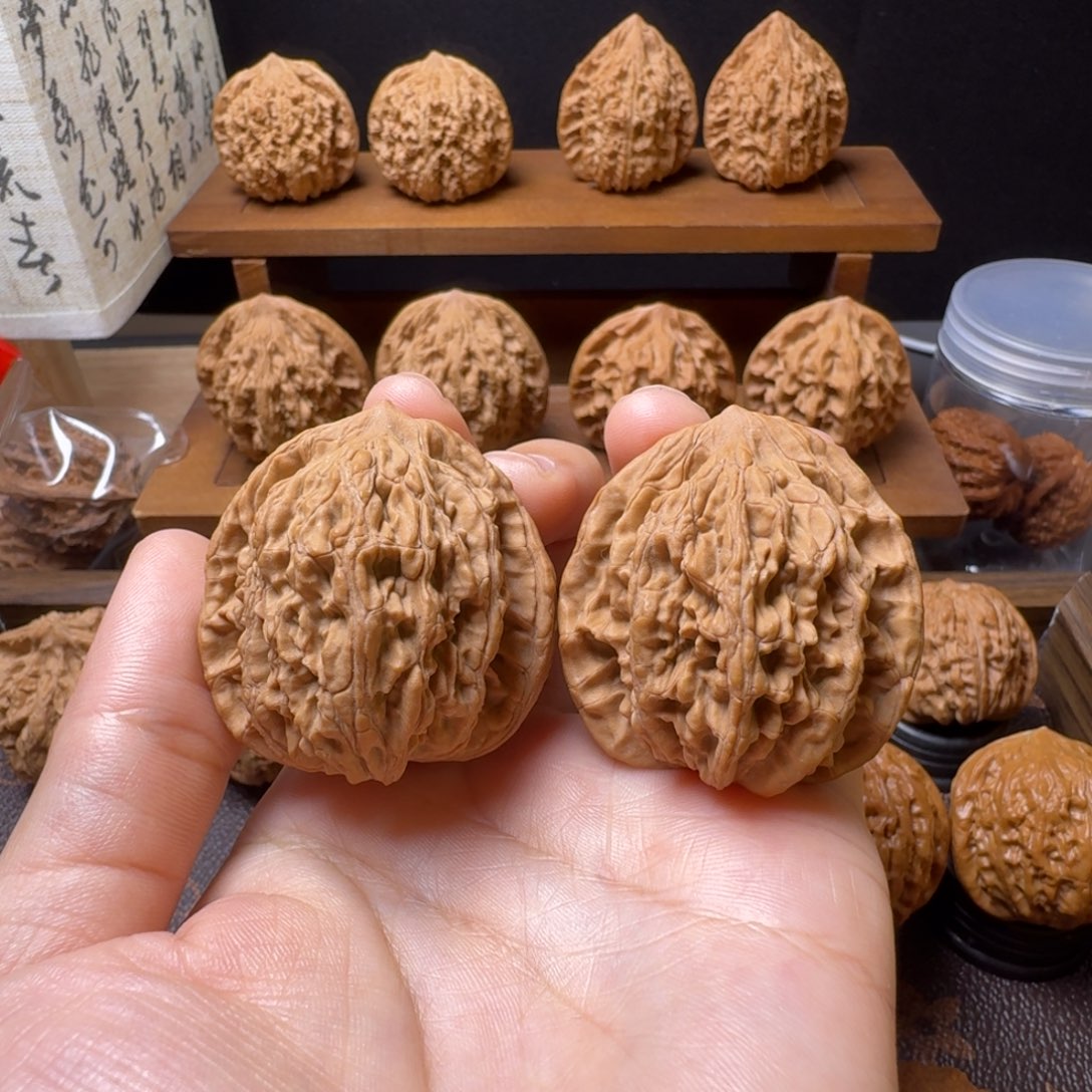 文玩核桃吊坠麦虎