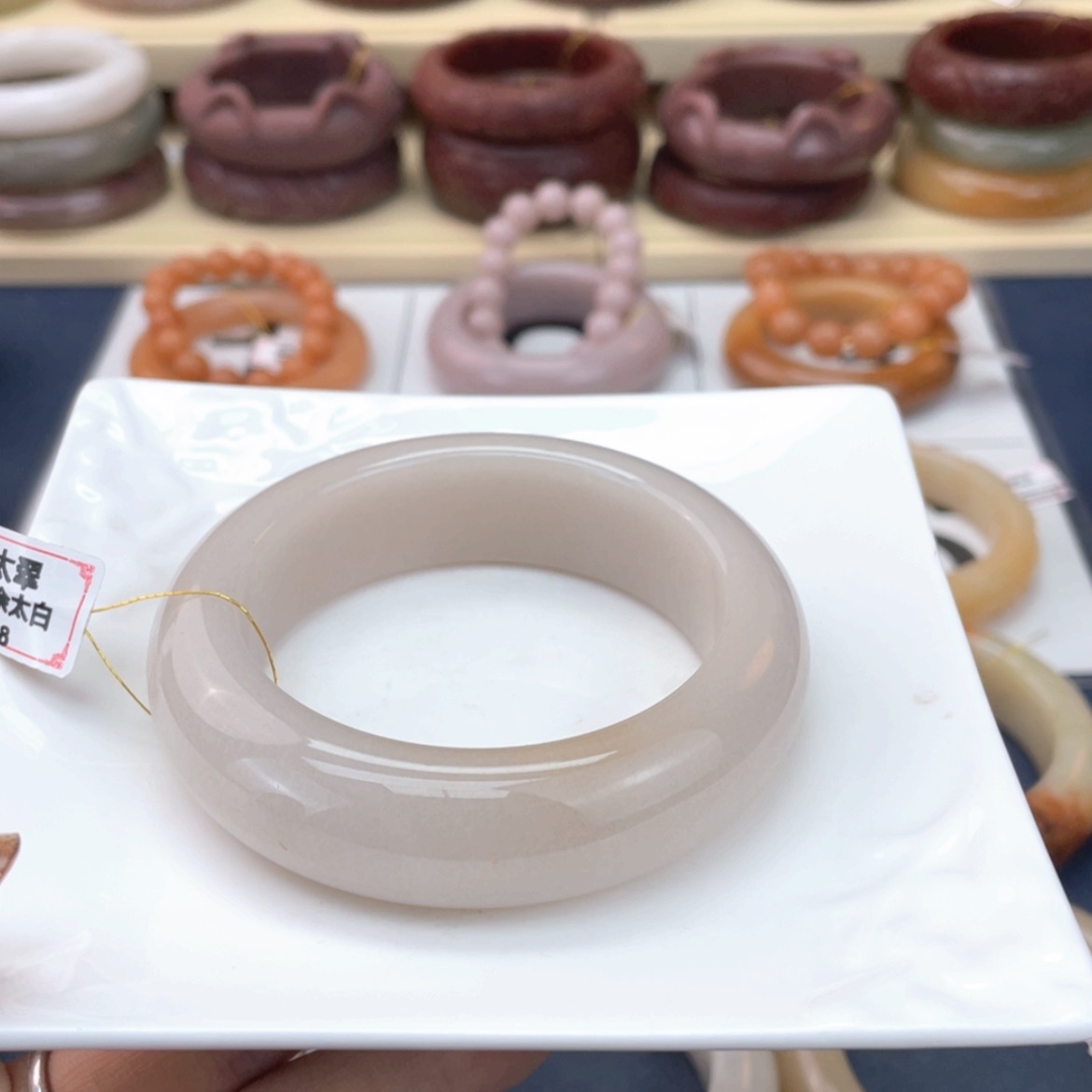 【闪购商品】石英质玉手镯未镶嵌派*星