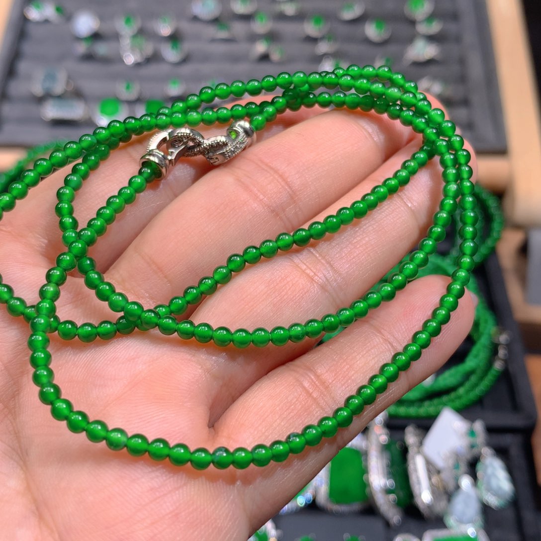 翡翠耳饰未镶嵌天然