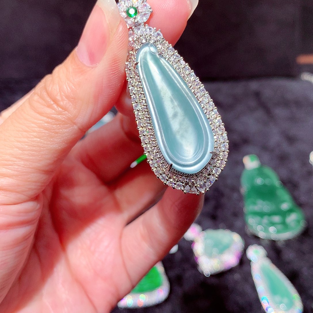 【闪购商品】翡翠吊坠(不含链)未镶嵌