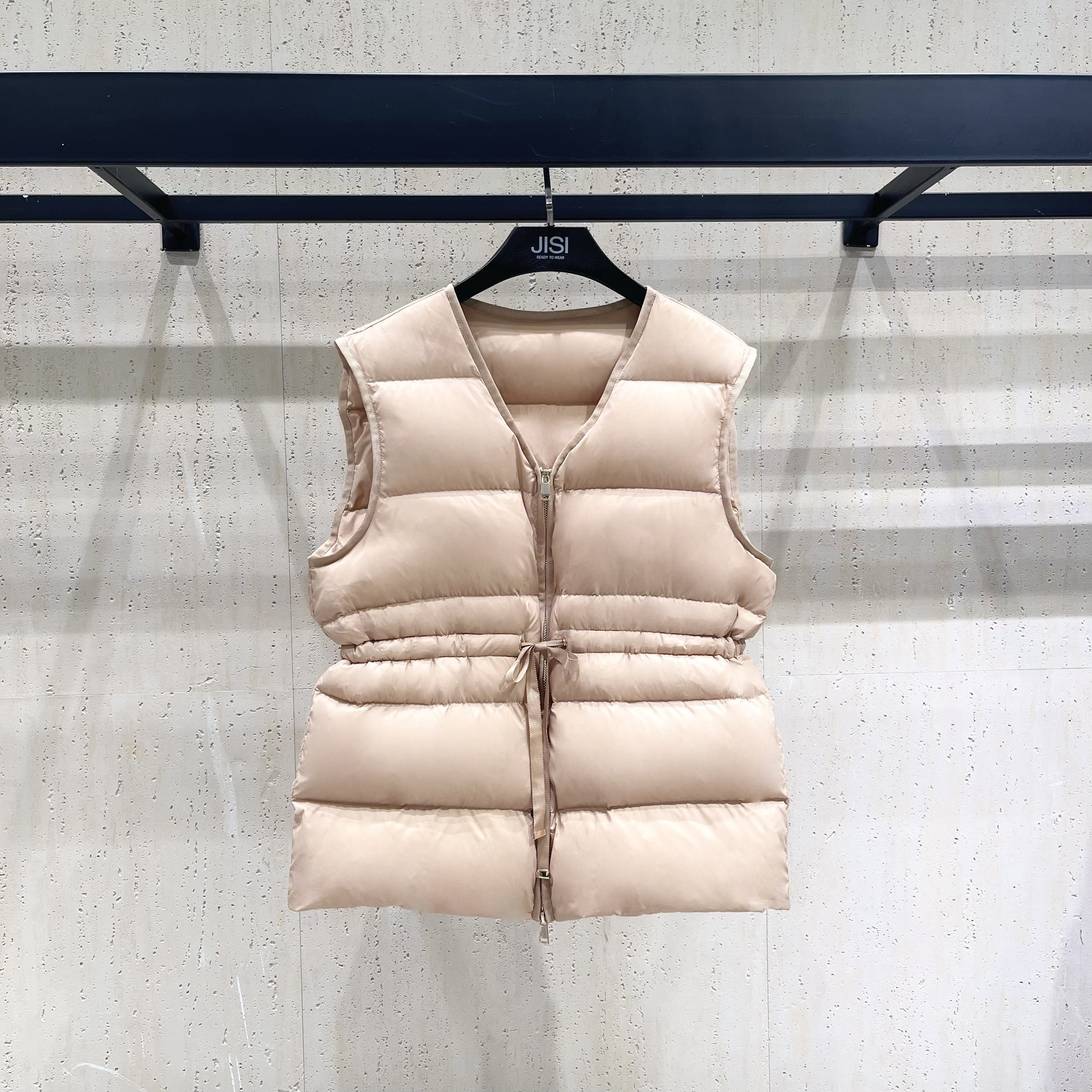 JISI 新款轻薄收腰V领羽绒马甲-YR24449