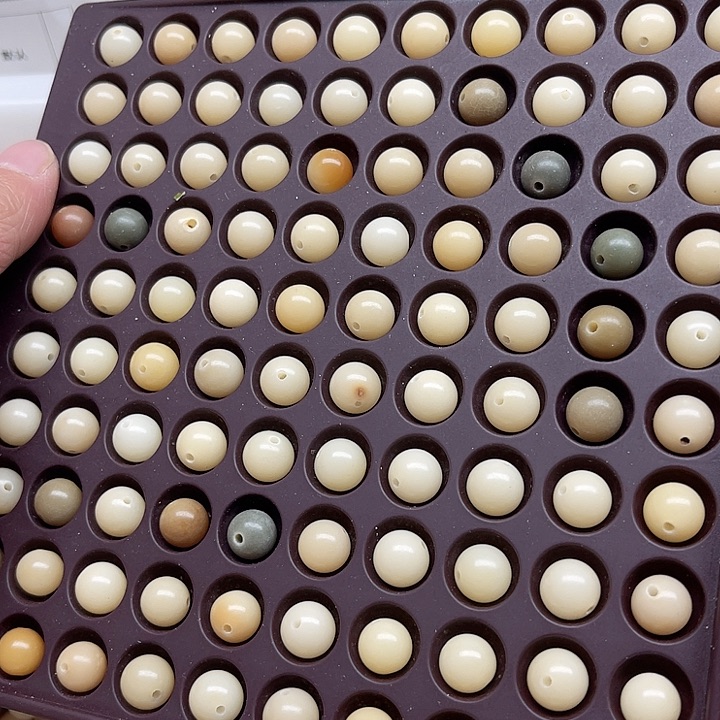 白玉菩提吊坠瑕疵10奶黄圆珠100颗卡灯牌宠100颗