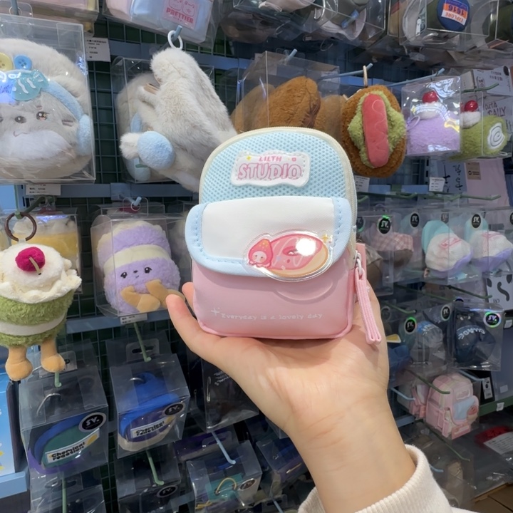 毛绒蓝白配色零钱包好看